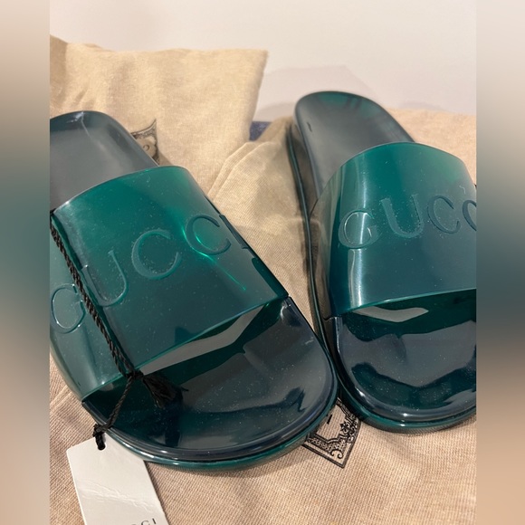 NWT- Gucci slide size 7 - Picture 1 of 4
